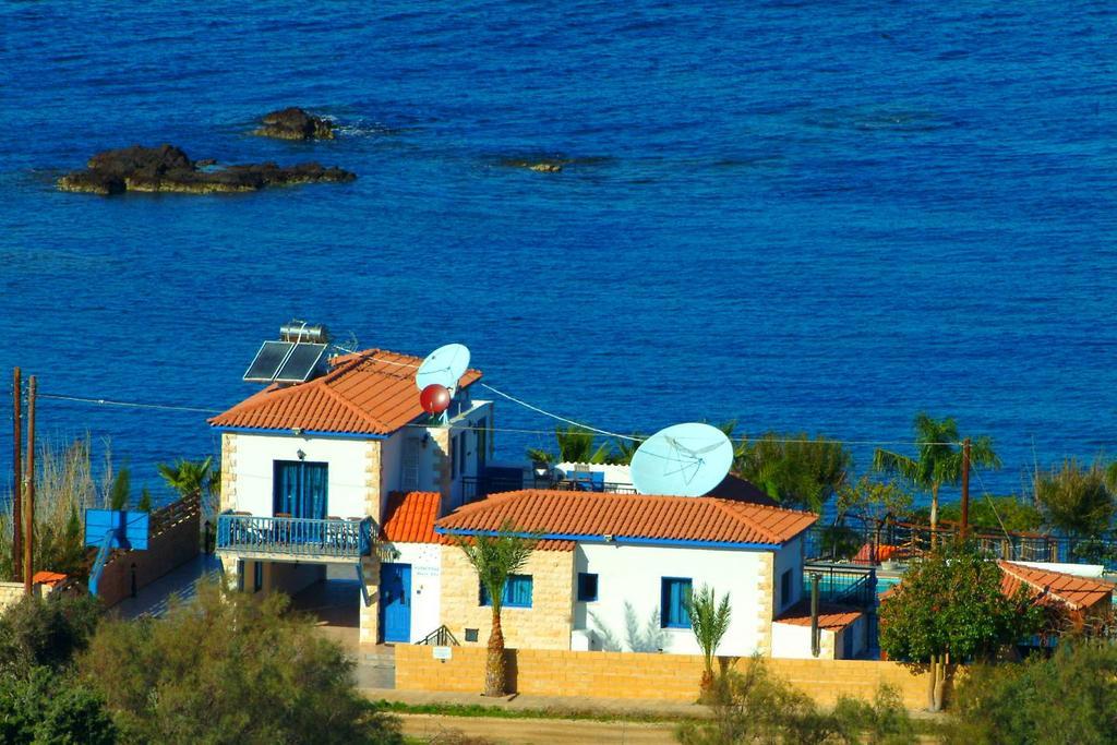 Astrofegia Beachfront Villa Pomos Værelse billede